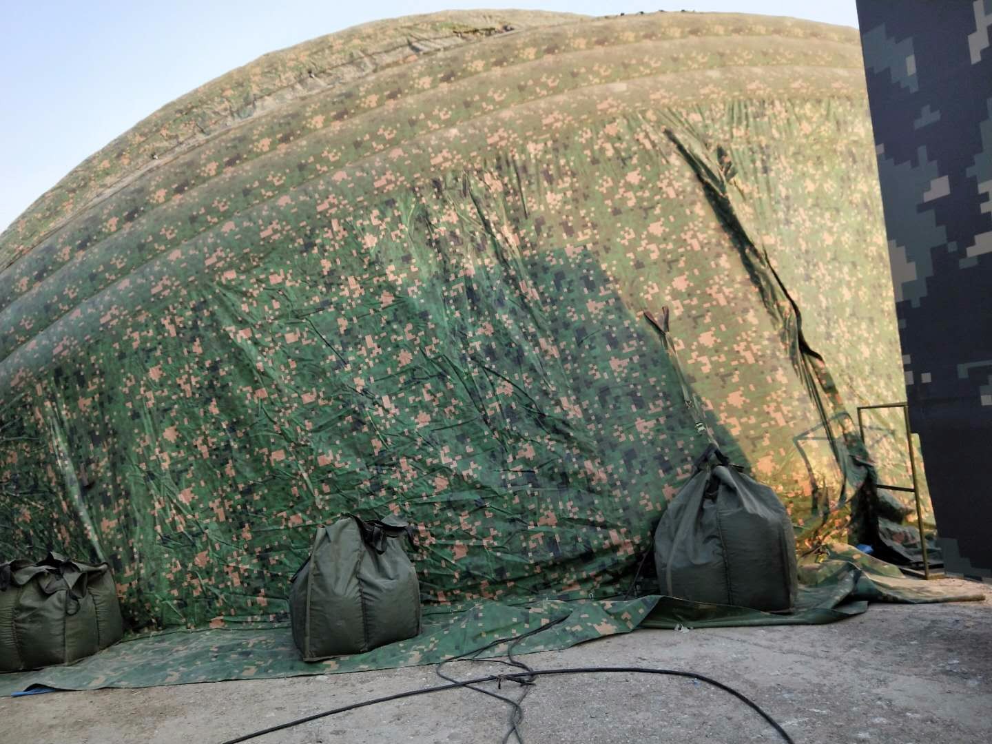 桦甸军用充气帐篷